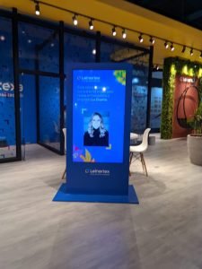 Totem Interativo Touch Screen -Aluguel de totem interativo Venda de totem interativo grupo ALLVISION NO RIO DE JANEIRO EM 2025