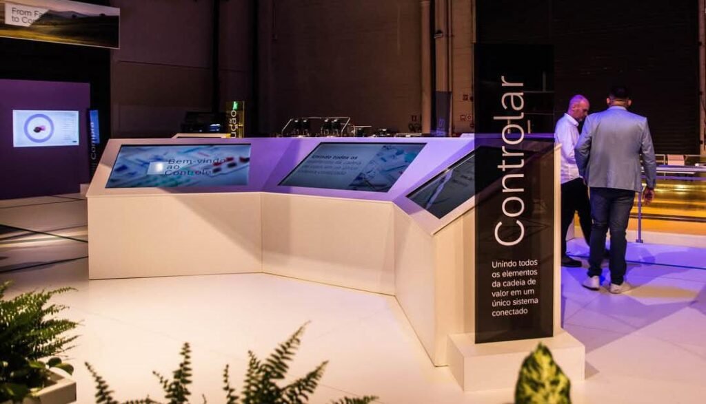 Aluguer: Totem móvel com display dinâmico de 43 EM LISBOA E PORTO 