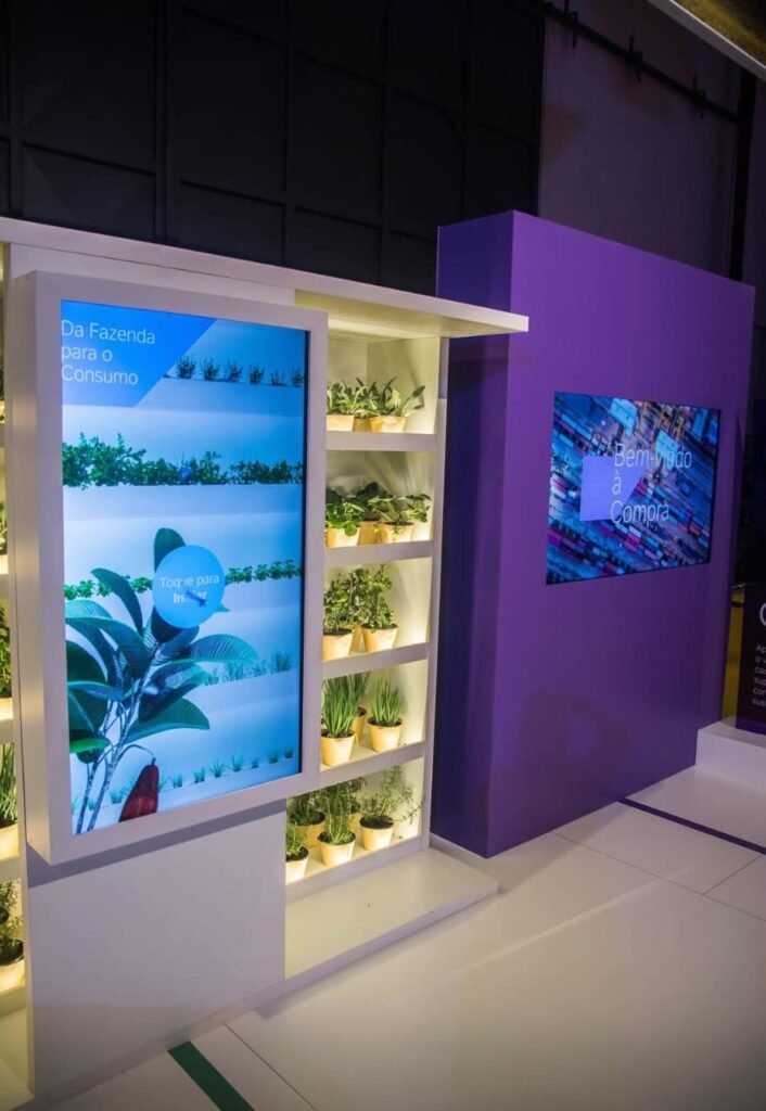 Aluguer: Totem móvel com display dinâmico de 43 EM LISBOA E PORTO 